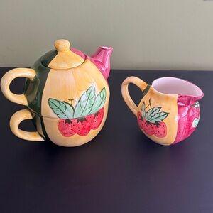 Country Inn Tea for One Teapot and Creamer Set